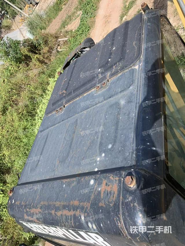 驾驶室顶部（整机外观）