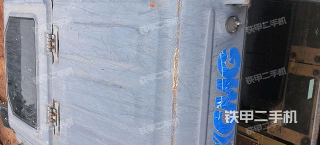 驾驶室顶部(整机外观) 驾驶室顶部(整机外观)