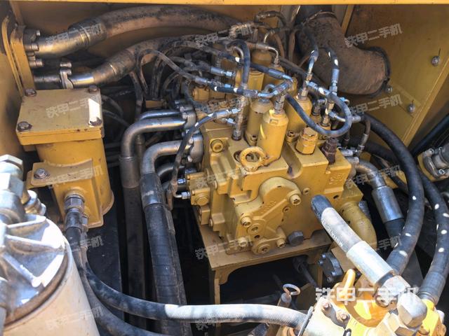 驾驶室顶部俯视(上车部件) 驾驶室顶部俯视(上车部件)