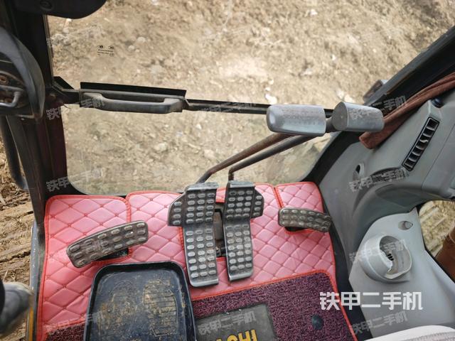 后窗玻璃角標(biāo)(駕駛室部分) 后窗玻璃角標(biāo)(駕駛室部分)