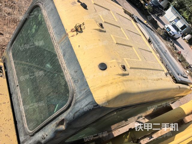 驾驶室顶部俯视(上车部件) 驾驶室顶部俯视(上车部件)