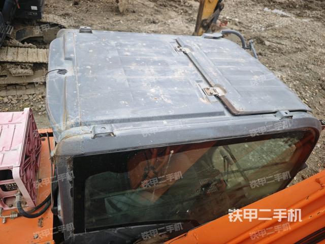 驾驶室顶部（整机外观）