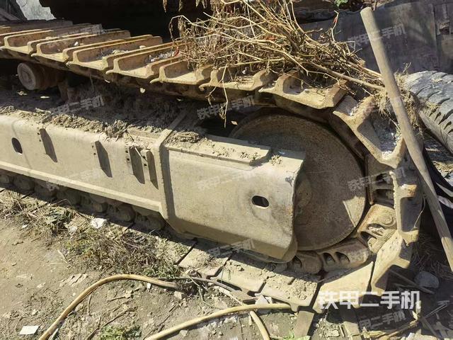 单侧履带整体(整机外观) 单侧履带整体(整机外观)