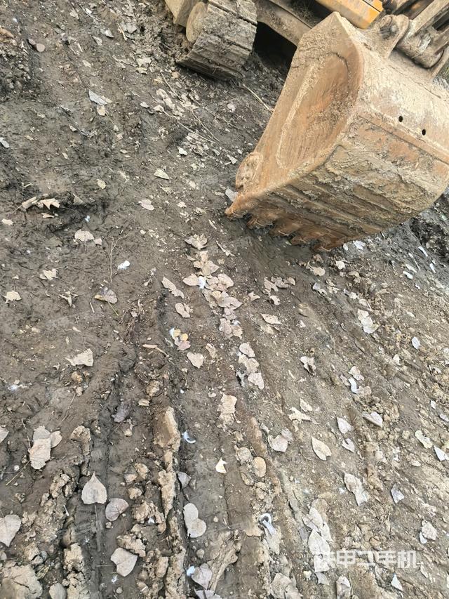 小臂整體左后(工作和回轉(zhuǎn)裝置) 小臂整體左后(工作和回轉(zhuǎn)裝置)