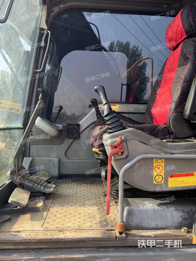 驾驶室整体（整机外观）