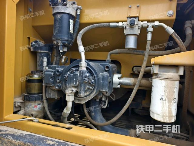 液壓泵斜45?右(大件艙室) 液壓泵斜45?右(大件艙室)