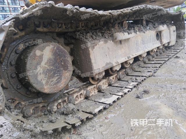 左側(cè)履帶整體?(行走機(jī)構(gòu)) 左側(cè)履帶整體?(行走機(jī)構(gòu))