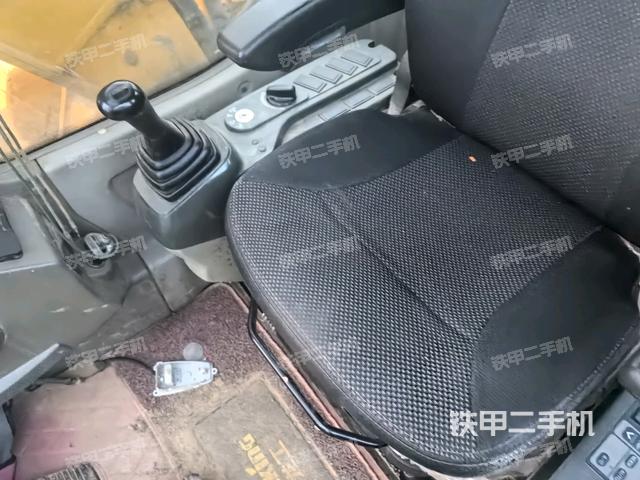 后窗玻璃角標(biāo)(駕駛室部分) 后窗玻璃角標(biāo)(駕駛室部分)