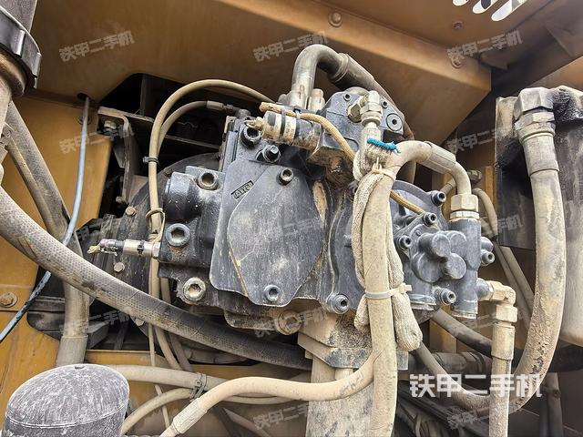 液壓泵斜45?左(大件艙室) 液壓泵斜45?左(大件艙室)