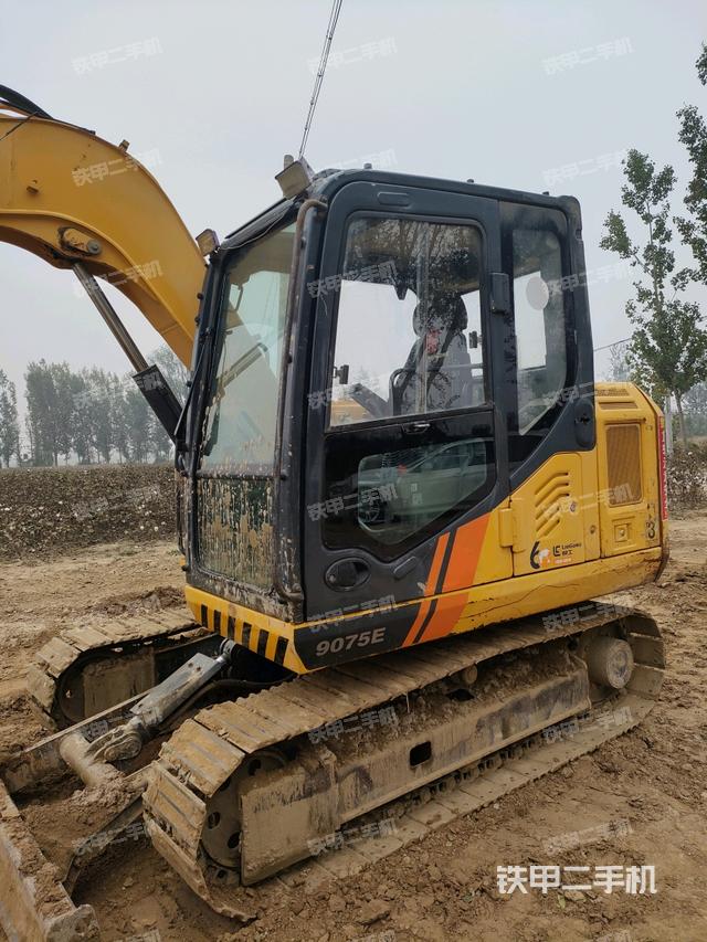 駕駛室整體（整機(jī)外觀）