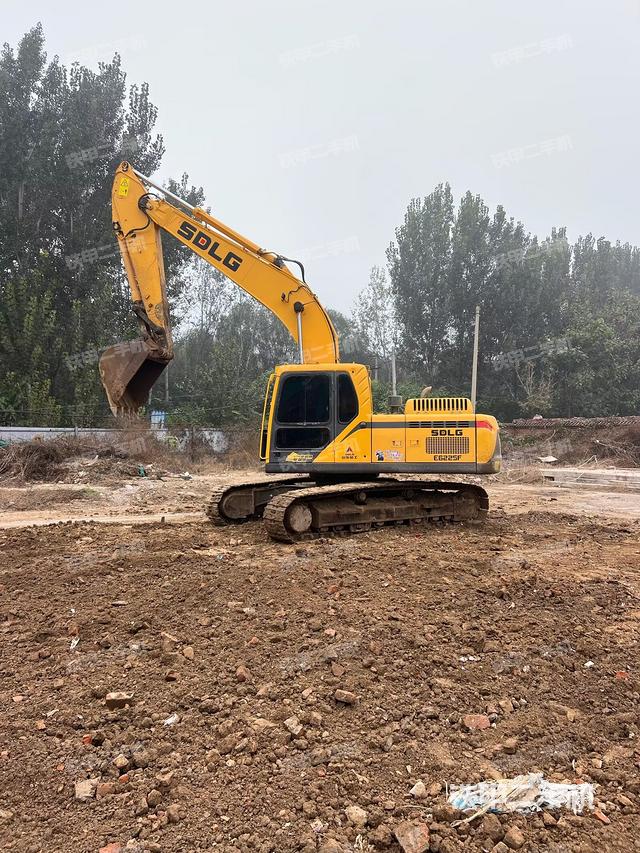 山東臨工E6225F挖掘機(jī)