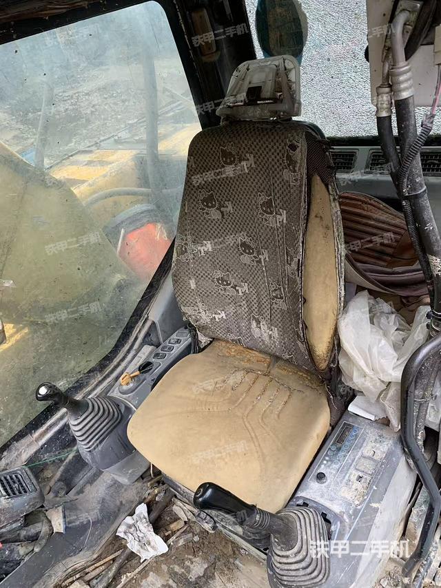 驾驶室整体（整机外观）