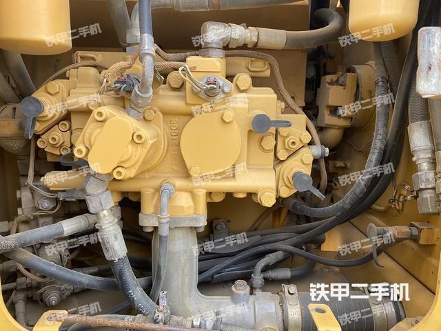 液壓泵艙室正面整體（整機(jī)外觀）