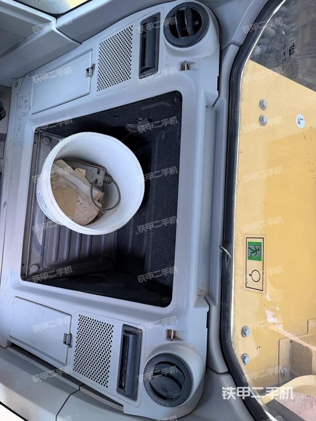 座椅后部（驾驶室部分）