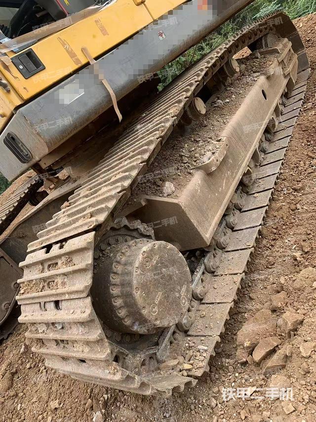 單側(cè)履帶整體（整機(jī)外觀）