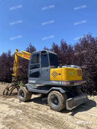 新源65w-7P(带破碎锤)挖掘机