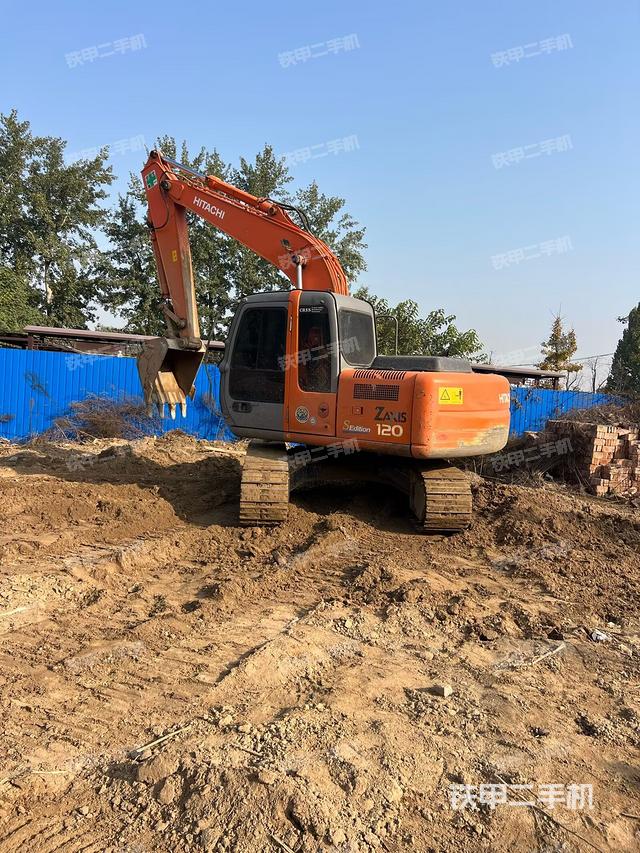 日立ZX120挖掘机