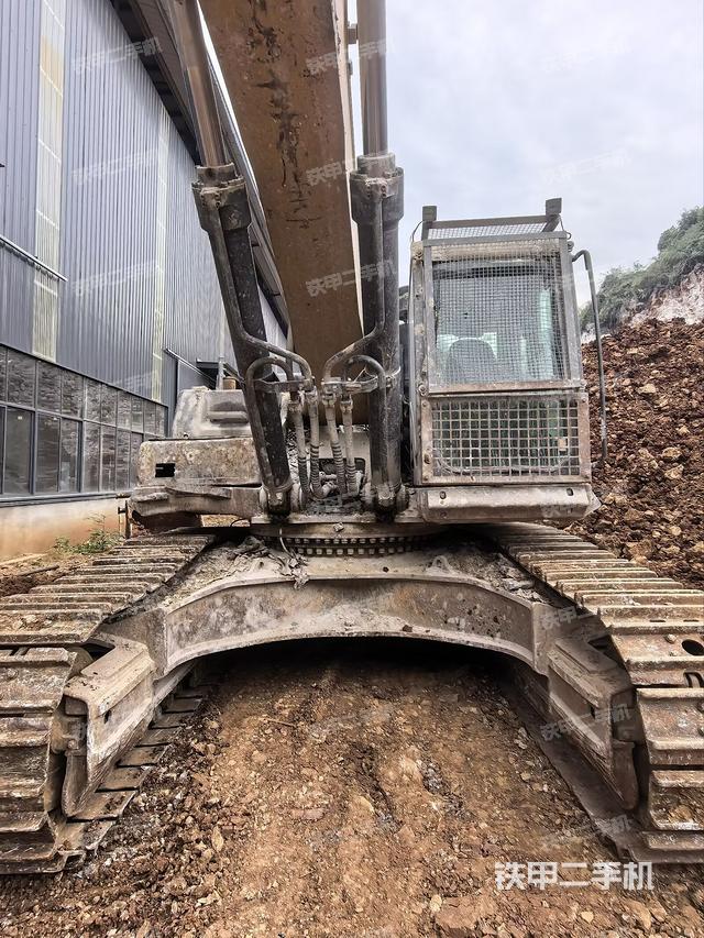 大臂油缸整體?豎拍(工作和回轉(zhuǎn)裝置) 大臂油缸整體?豎拍(工作和回轉(zhuǎn)裝置)