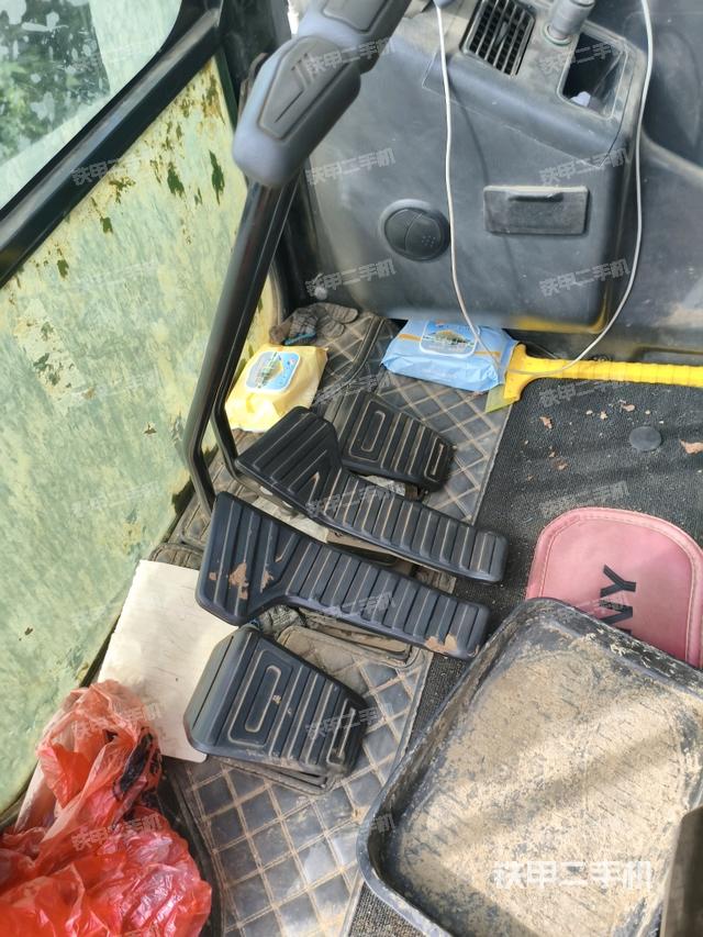 駕駛室整體（整機(jī)外觀）