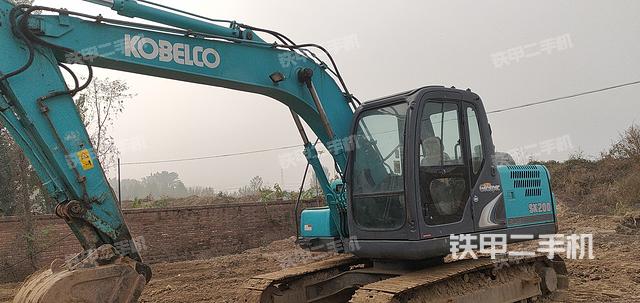 神鋼SK140LC-8挖掘機(jī)