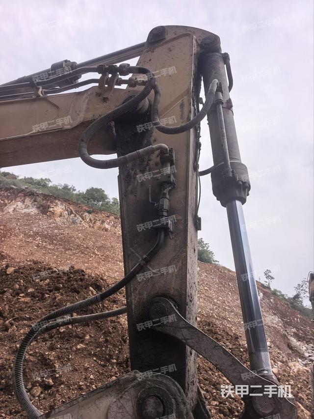 小臂整體右前(工作和回轉(zhuǎn)裝置) 小臂整體右前(工作和回轉(zhuǎn)裝置)