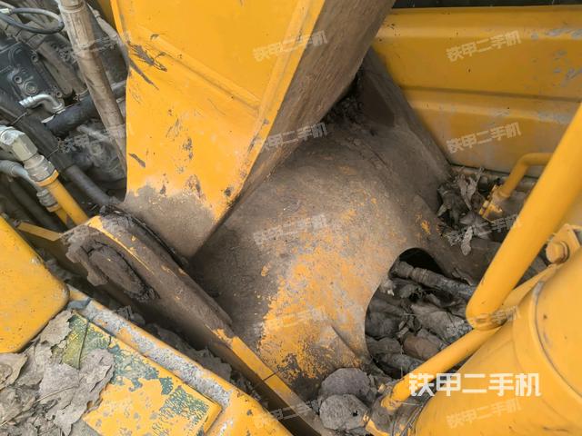 大臂背部俯視(工作和回轉(zhuǎn)裝置) 大臂背部俯視(工作和回轉(zhuǎn)裝置)