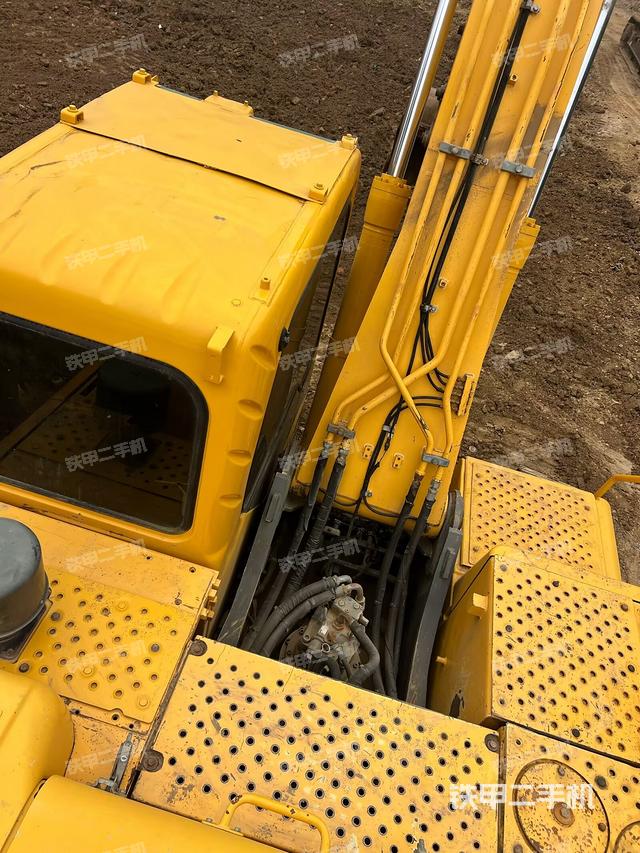 駕駛室頂部（整機(jī)外觀）