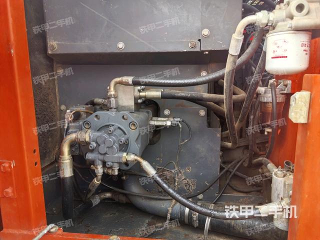 液壓泵艙室正面整體（整機(jī)外觀）