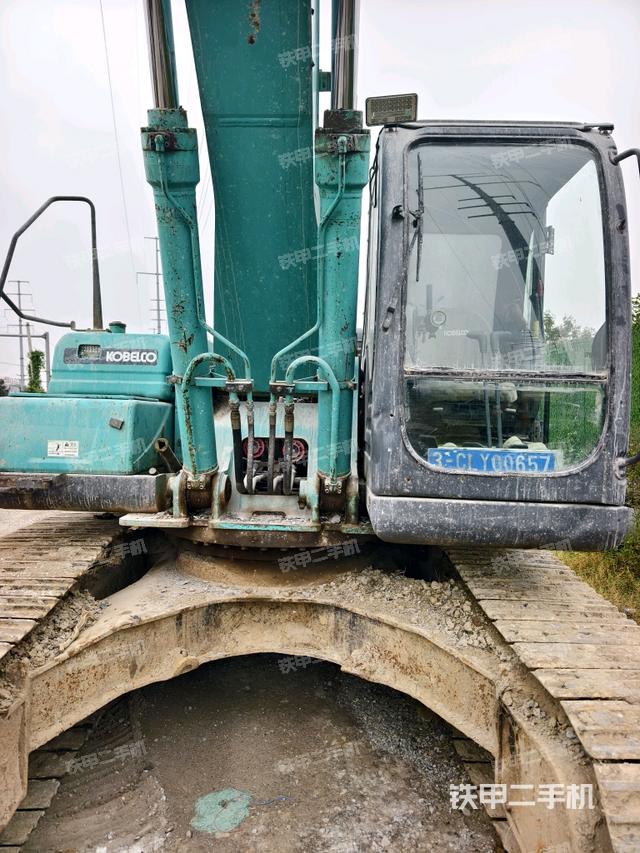 大臂油缸整體?豎拍(工作和回轉(zhuǎn)裝置) 大臂油缸整體?豎拍(工作和回轉(zhuǎn)裝置)