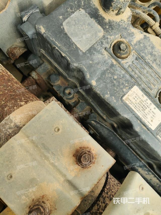 氣門(mén)室蓋螺絲特寫(xiě)（上車(chē)部件）