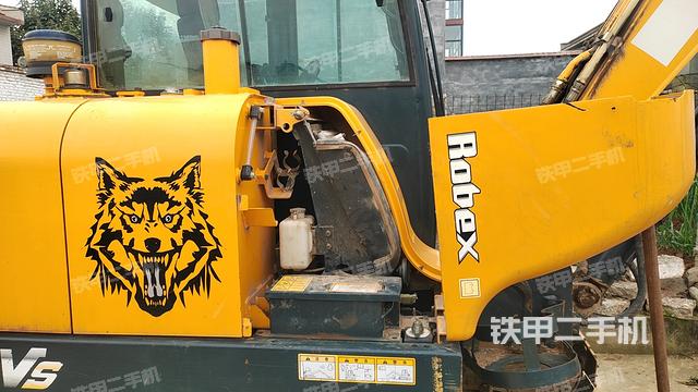 回转马达和主控阀（整机外观）