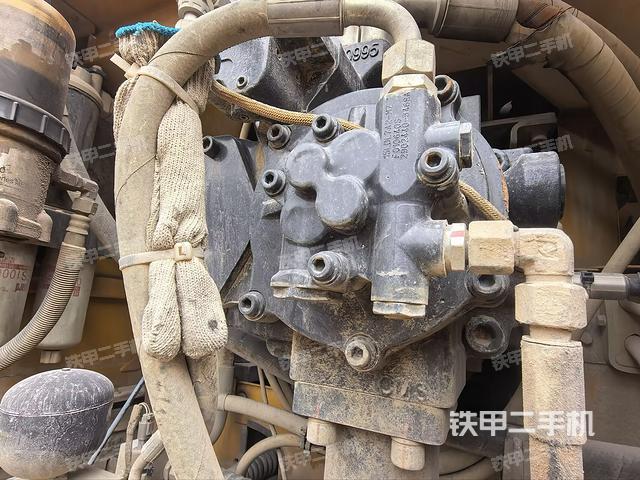 液壓泵斜45?右(大件艙室) 液壓泵斜45?右(大件艙室)