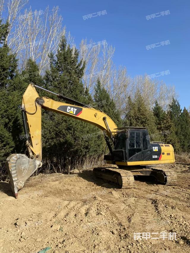 驾驶室顶部（整机外观）