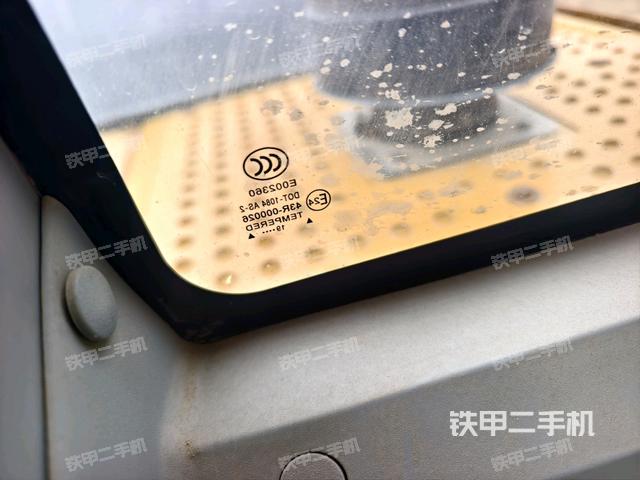 后窗玻璃角標(biāo)(駕駛室部分) 后窗玻璃角標(biāo)(駕駛室部分)