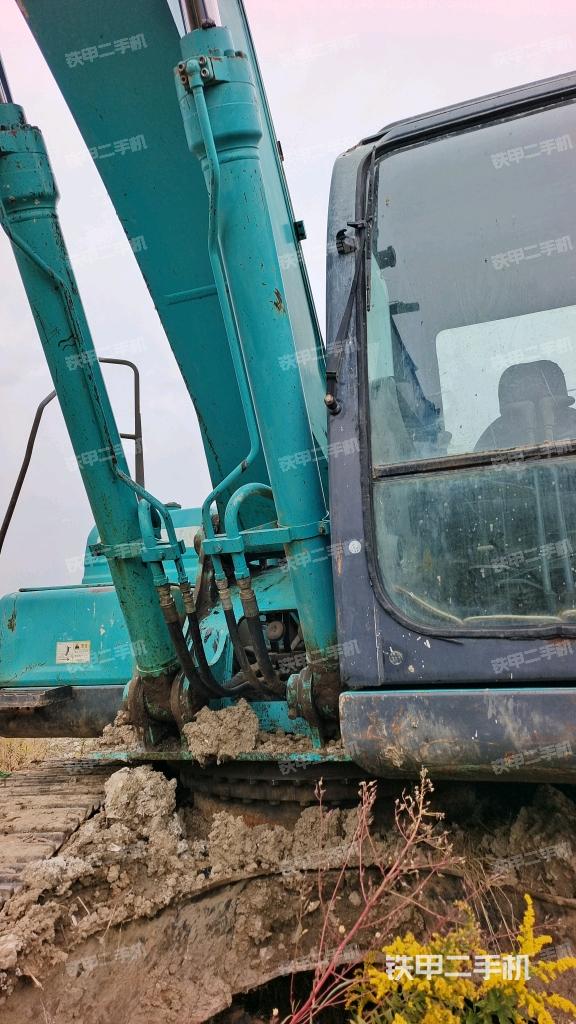 大臂油缸整體?豎拍(工作和回轉(zhuǎn)裝置) 大臂油缸整體?豎拍(工作和回轉(zhuǎn)裝置)