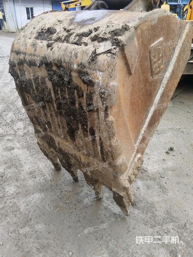 液壓泵斜45?右(大件艙室) 液壓泵斜45?右(大件艙室)