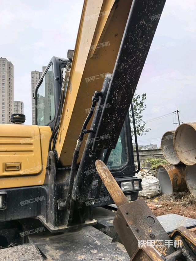 轉(zhuǎn)盤和下車架正前(工作和回轉(zhuǎn)裝置) 轉(zhuǎn)盤和下車架正前(工作和回轉(zhuǎn)裝置)