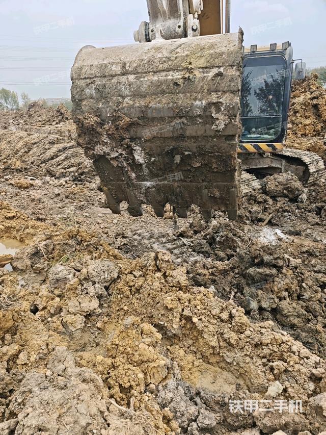 大臂油缸整體?豎拍（工作和回轉(zhuǎn)裝置）