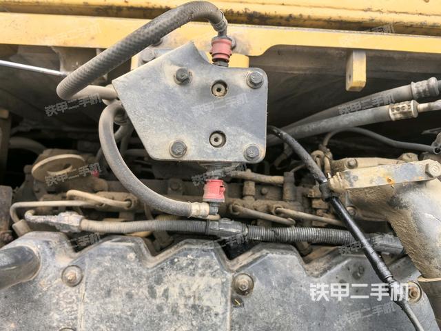 氣門(mén)室蓋螺絲特寫(xiě)（上車部件）