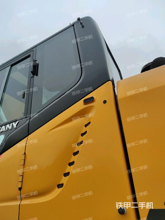 駕駛室左后45度(駕駛室部分) 駕駛室左后45度(駕駛室部分)