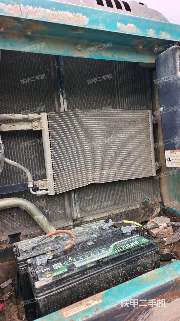 散熱器正面(大件艙室) 散熱器正面(大件艙室)