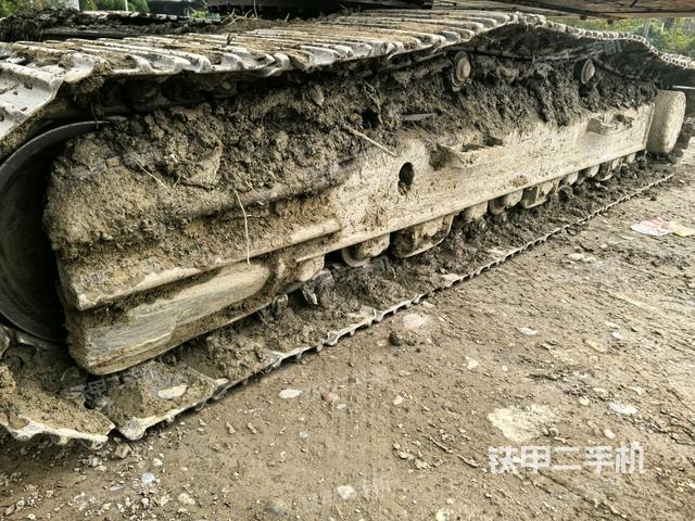 左側(cè)履帶整體?（行走機(jī)構(gòu)）