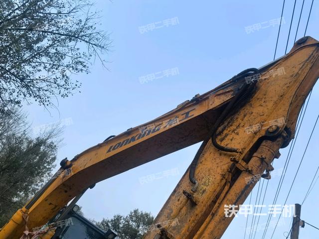 大臂根部?斜視(工作和回轉(zhuǎn)裝置) 大臂根部?斜視(工作和回轉(zhuǎn)裝置)