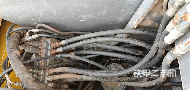 回轉(zhuǎn)馬達(dá)和主控閥（整機外觀）