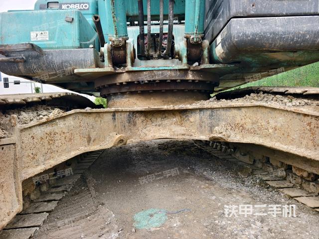 轉(zhuǎn)盤(pán)和下車(chē)架正前(工作和回轉(zhuǎn)裝置) 轉(zhuǎn)盤(pán)和下車(chē)架正前(工作和回轉(zhuǎn)裝置)