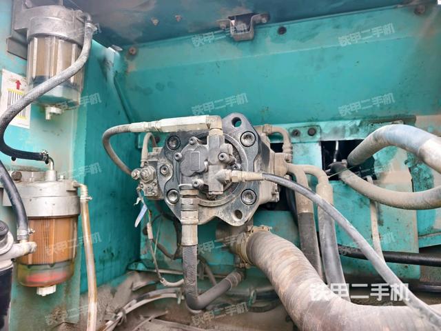 液壓泵斜45?右(大件艙室) 液壓泵斜45?右(大件艙室)