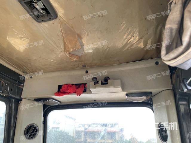 座椅后部（驾驶室部分）