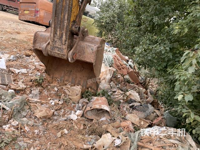 大臂背部俯视（工作和回转装置）