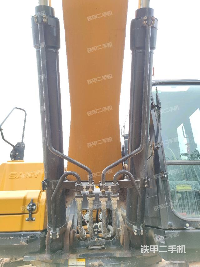 大臂油缸整體?豎拍(工作和回轉(zhuǎn)裝置) 大臂油缸整體?豎拍(工作和回轉(zhuǎn)裝置)