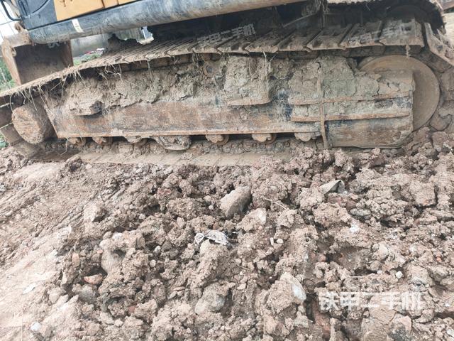 單側(cè)履帶整體（整機(jī)外觀）